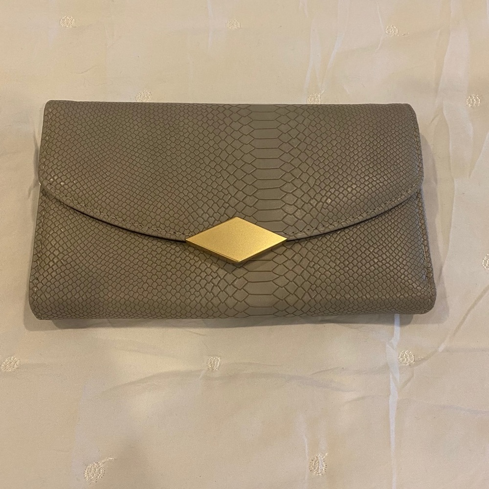 💰❤️Faux Snakeskin Wallet with Gold Accent